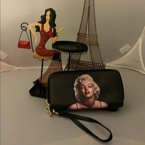 Marilyn Monroe black wristlet
